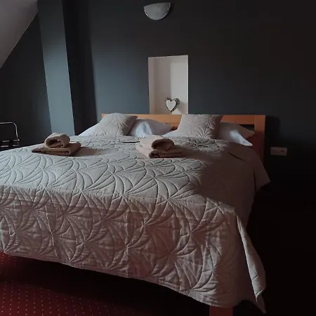 A 7 - Avenue 7 בית הארחה פרשוב